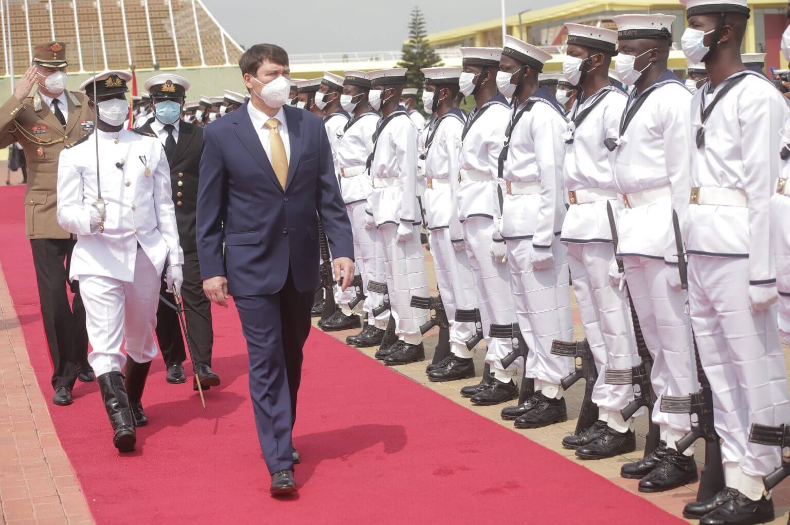 Mr Janos Ader Hungarian President inspecting the guard of honour at the jubilee House. 1536x1022 1